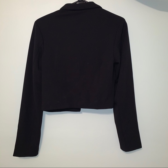 Black Fashion Nova Cropped Blazer - Picture 2 of 2